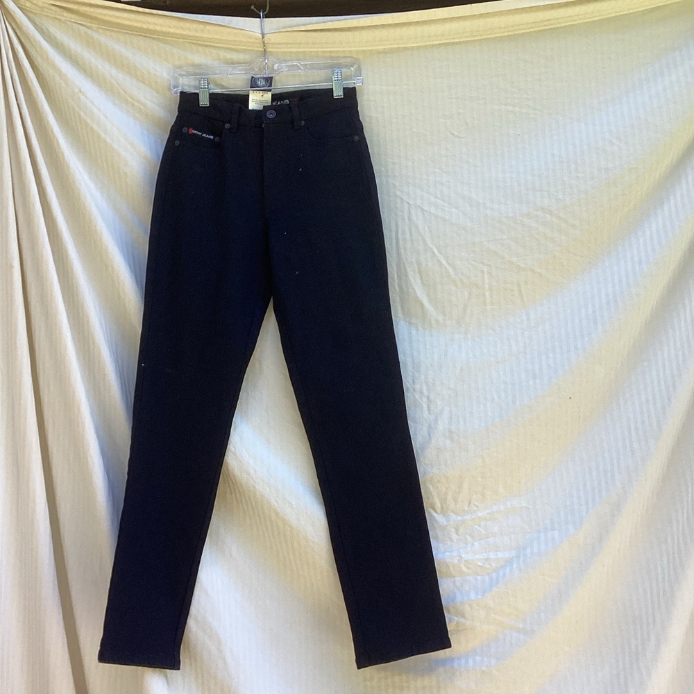 DKNY NWT Black stretch boot-cut Jeans slim fit tapered leg, size 2